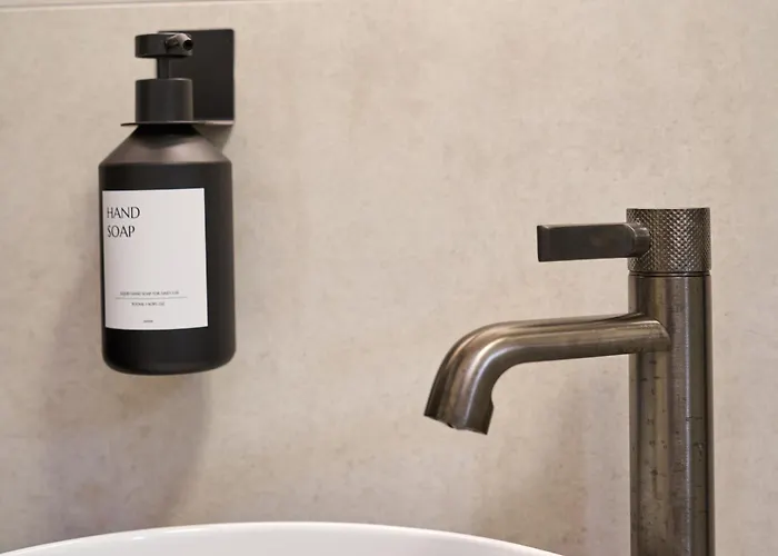 Luxuscontainer Am Nuerburgring #4 Adenau