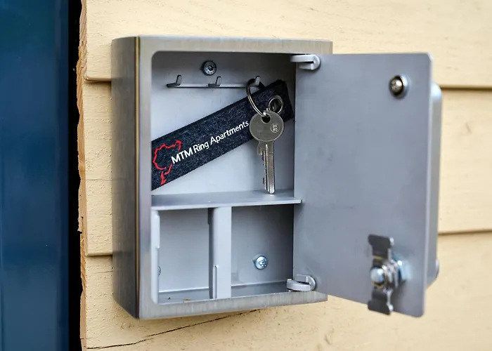 Luxuscontainer Am Nuerburgring #4 * Adenau