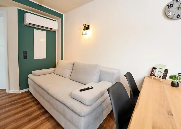 Luxuscontainer Am Nuerburgring #4 Adenau