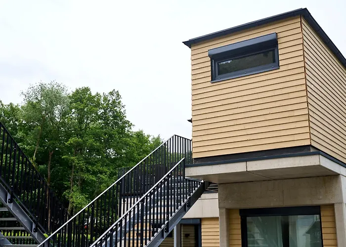 Luxuscontainer Am Nuerburgring #4 *