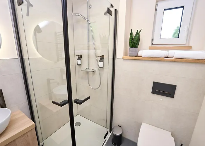 Luxuscontainer Am Nuerburgring #4 *